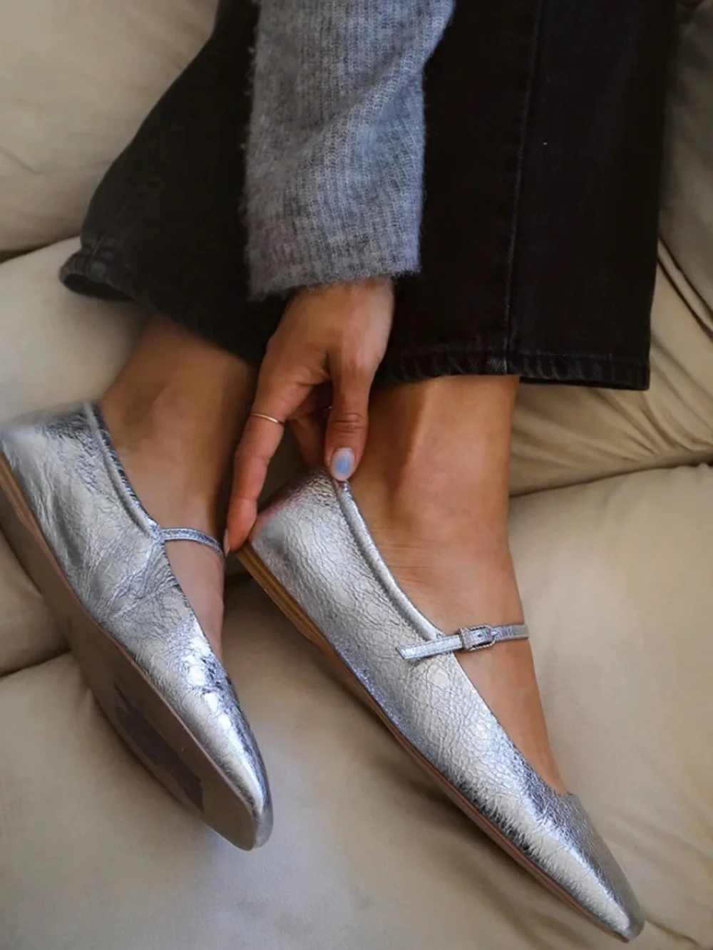 DOLCE VITA REYES BALLET FLAT DISTRESSED SILVER $120 size 6 gently used